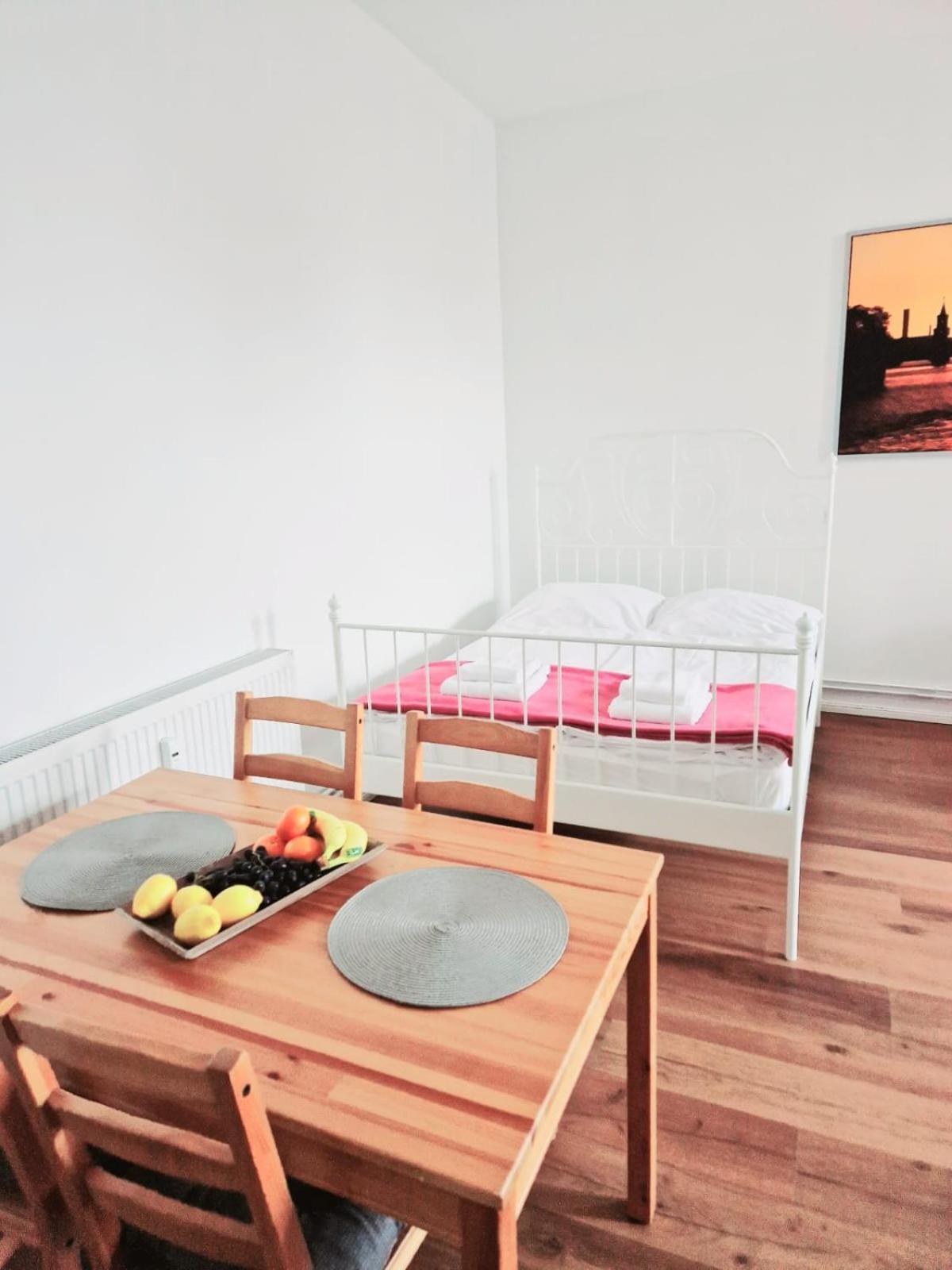City Studio Apartment For 4, Near Sonnenallee Berlin Eksteriør billede