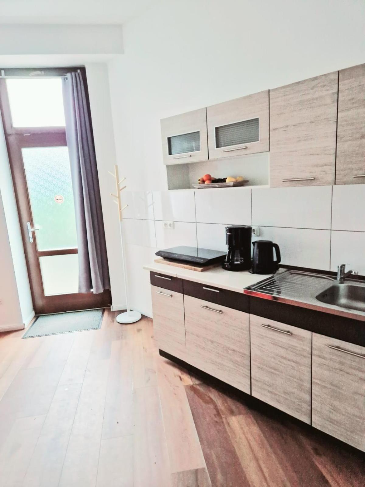 City Studio Apartment For 4, Near Sonnenallee Berlin Eksteriør billede