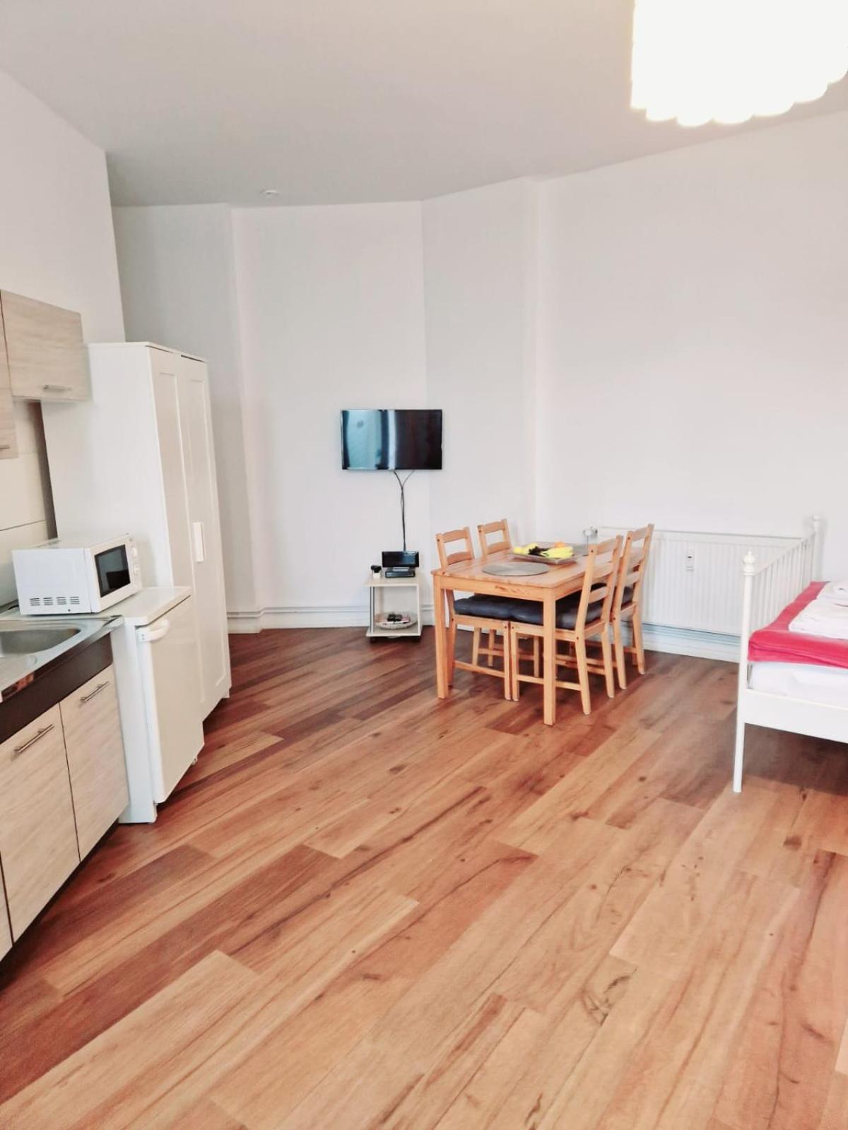 City Studio Apartment For 4, Near Sonnenallee Berlin Eksteriør billede